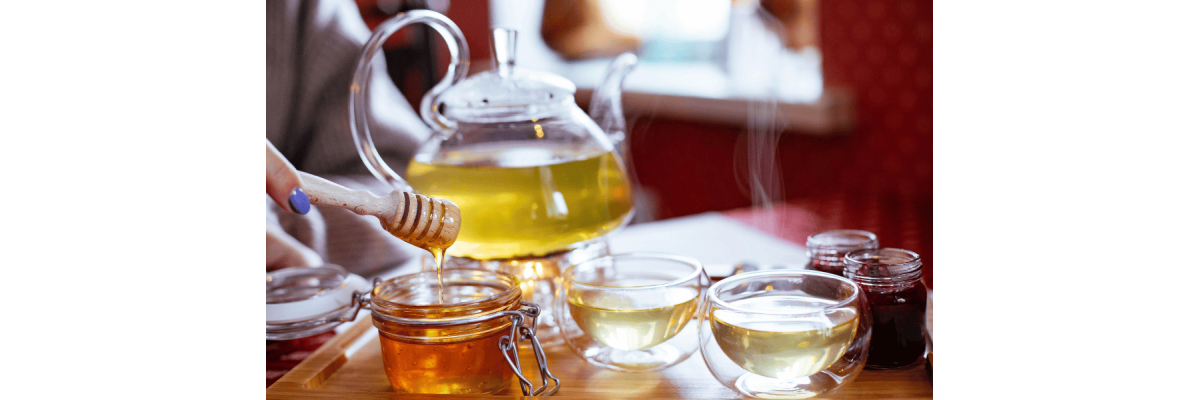 Bienenprodukte im Jahresverlauf – was entsteht wann? - Bienenprodukte im Jahresverlauf – Natur &amp;amp; Saisonalität | ImkerPur